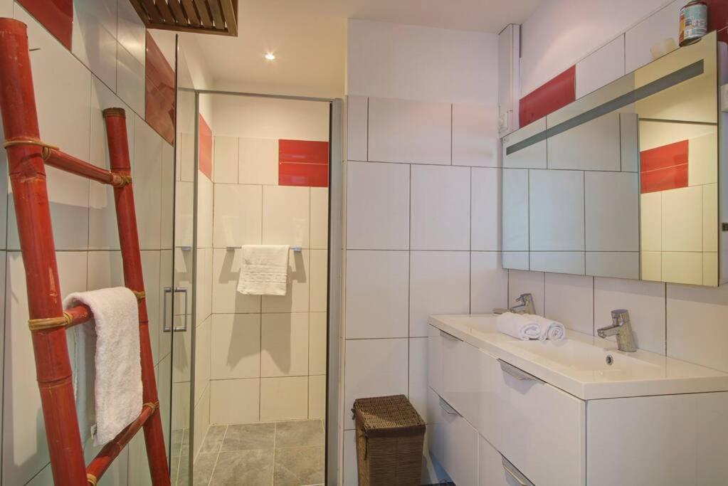 Le Grand Bleu - Jacuzzi - Apt La Saline Les Bains Exterior photo